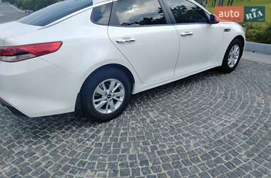 Седан Kia Optima 2016 в Днепре