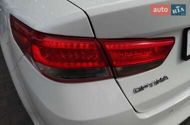 Седан Kia Optima 2017 в 