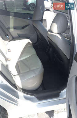 Седан Kia Optima 2014 в Харькове