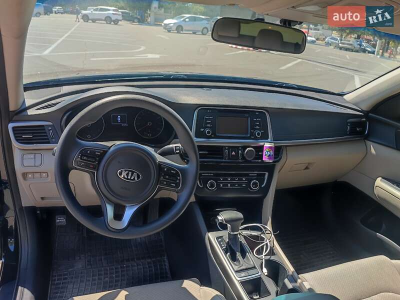 Седан Kia Optima 2016 в Одессе