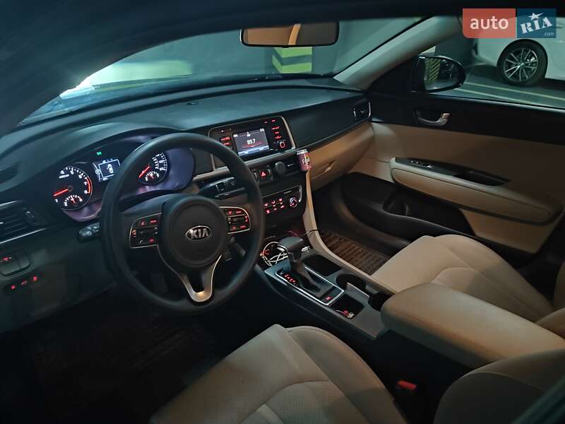 Седан Kia Optima 2016 в Одессе