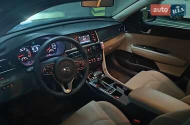 Седан Kia Optima 2016 в 
