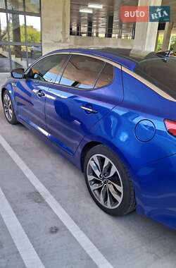 Седан Kia Optima 2015 в 