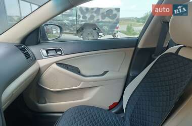 Седан Kia Optima 2013 в Черкасах