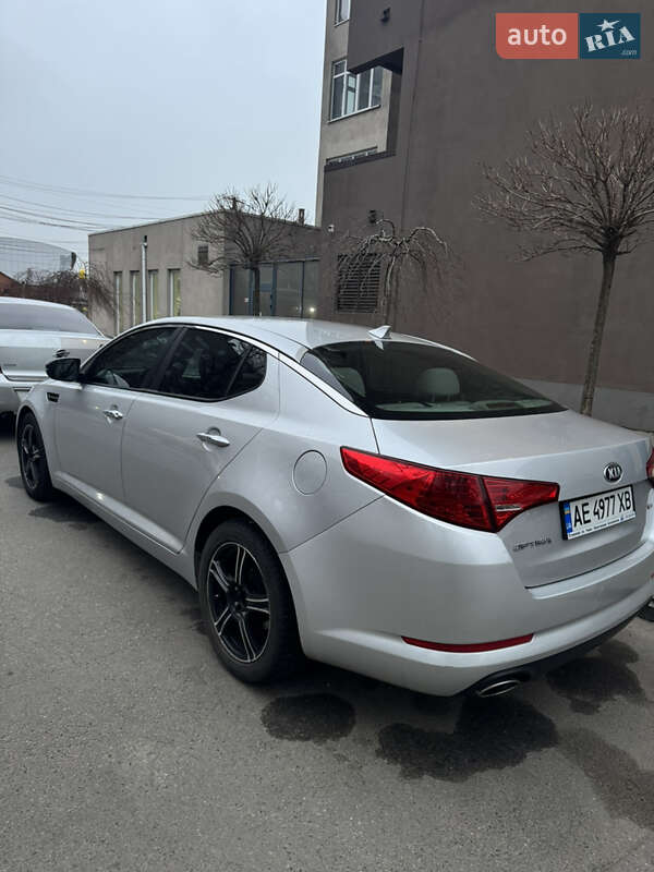 Седан Kia Optima 2013 в Днепре