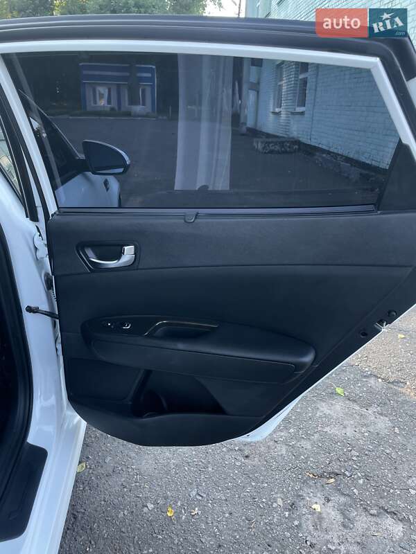 Седан Kia Optima 2016 в Виннице