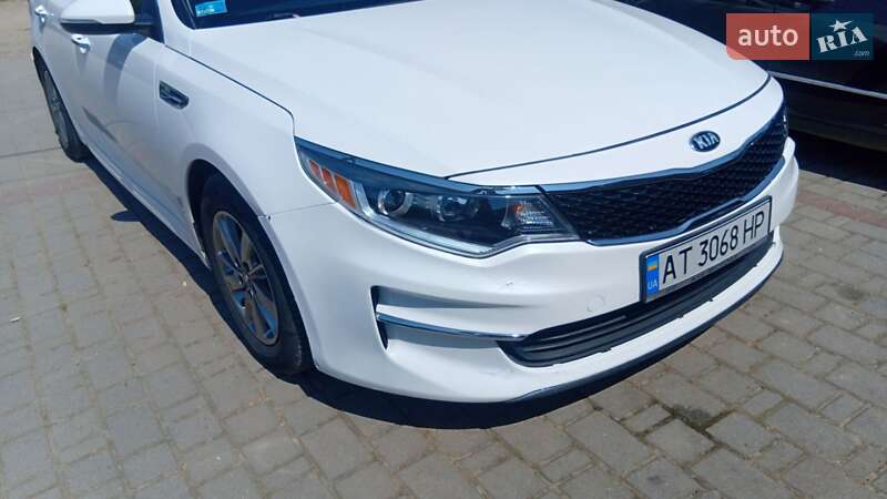 Седан Kia Optima 2015 в Ивано-Франковске