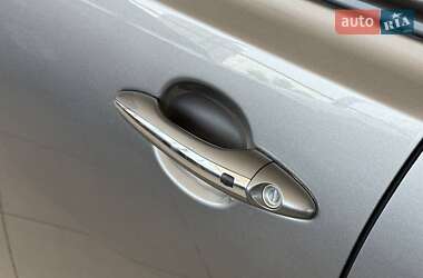 Седан Kia Optima 2011 в 