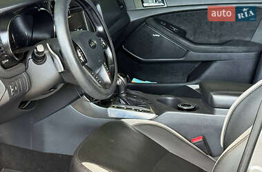 Седан Kia Optima 2011 в 