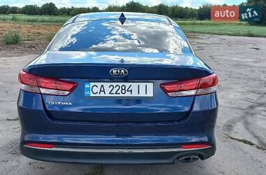 Седан Kia Optima 2016 в 