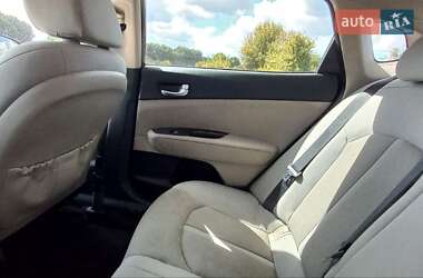 Седан Kia Optima 2016 в 