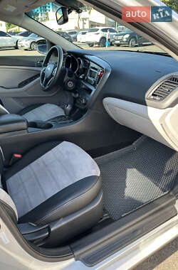 Седан Kia Optima 2011 в 