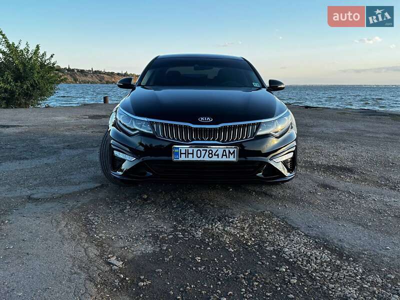 Седан Kia Optima 2019 в Одессе