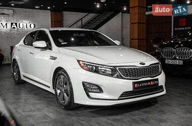 Седан Kia Optima 2015 в 