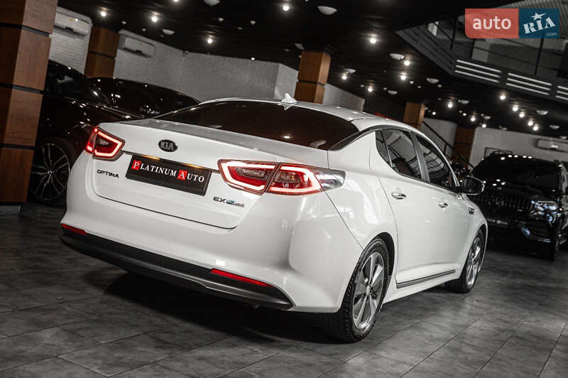 Седан Kia Optima 2015 в Одессе