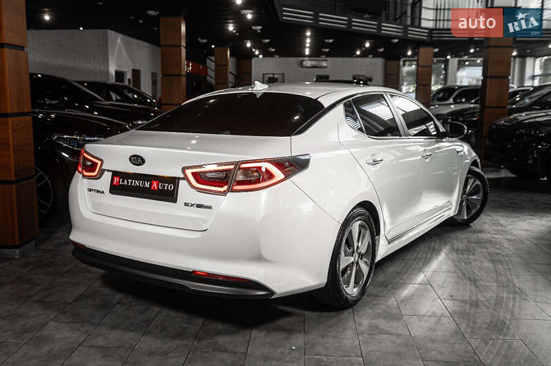 Седан Kia Optima 2015 в Одессе