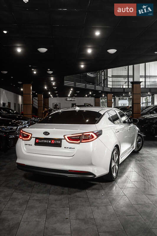 Седан Kia Optima 2015 в Одессе
