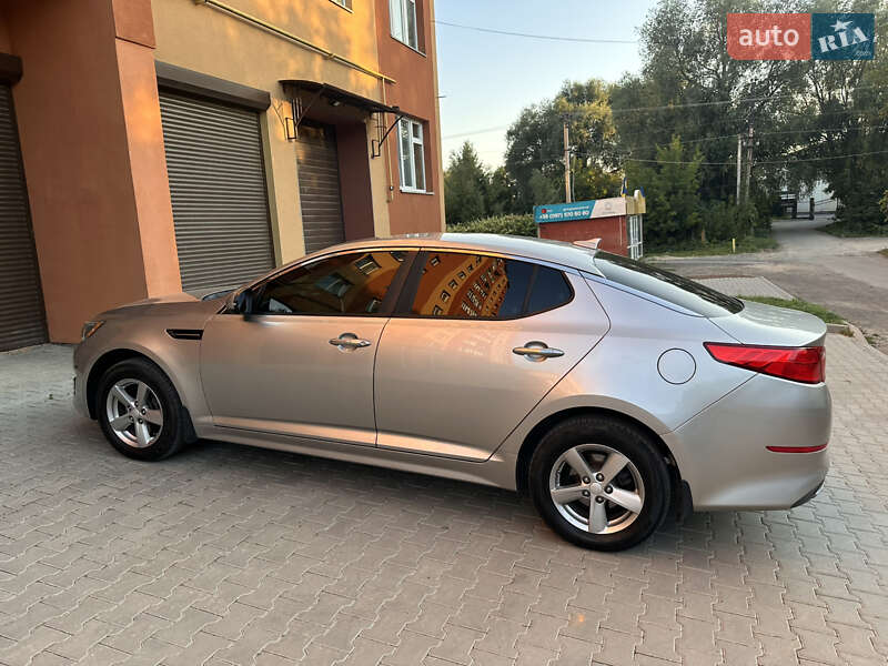 Седан Kia Optima 2014 в Хмельницком