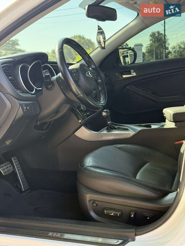 Седан Kia Optima 2014 в Запорожье