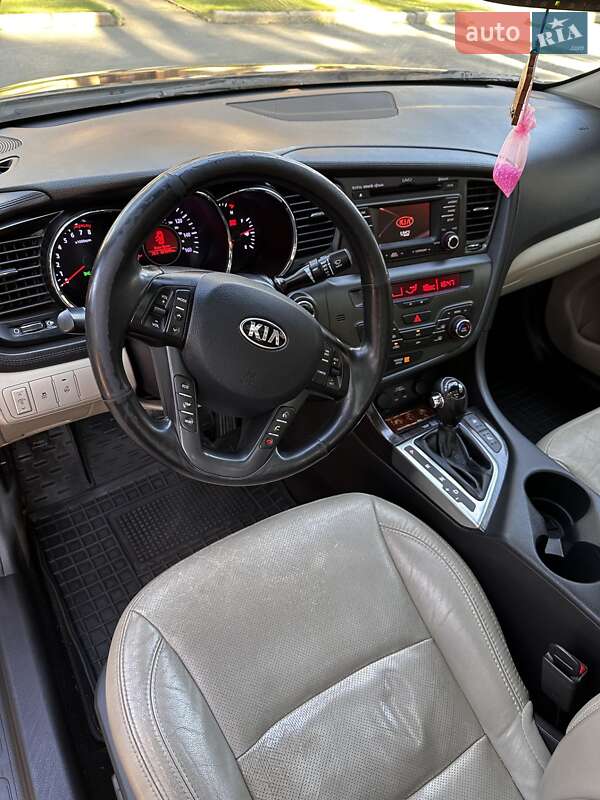 Седан Kia Optima 2012 в Чернігові