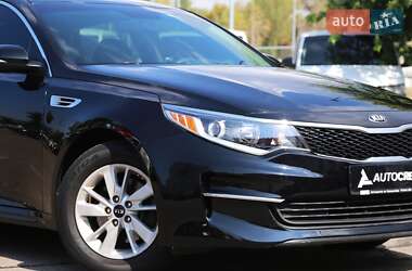 Седан Kia Optima 2016 в 