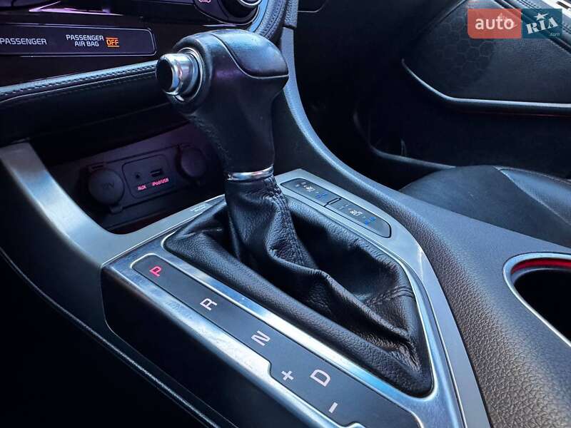 Седан Kia Optima 2015 в Днепре