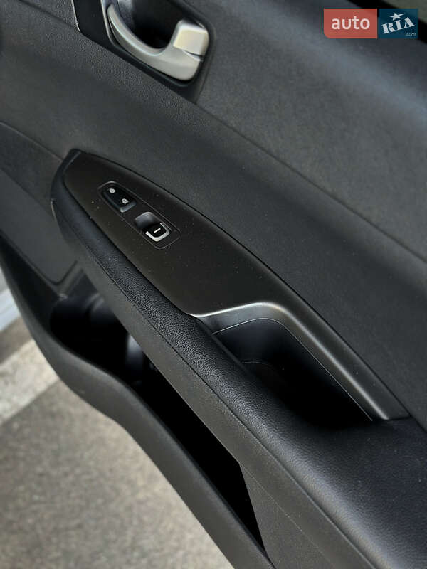 Седан Kia Optima 2016 в Києві