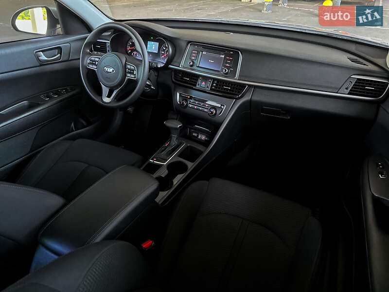 Седан Kia Optima 2016 в Києві
