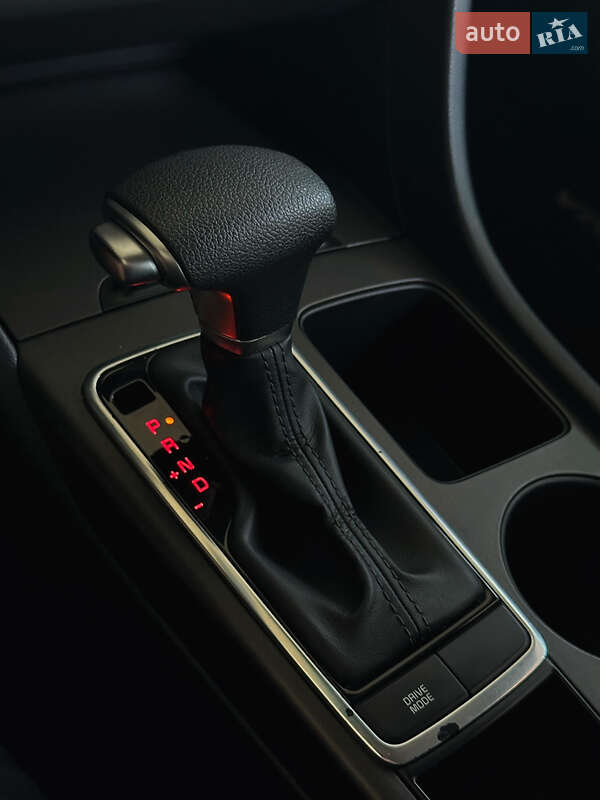 Седан Kia Optima 2016 в Києві