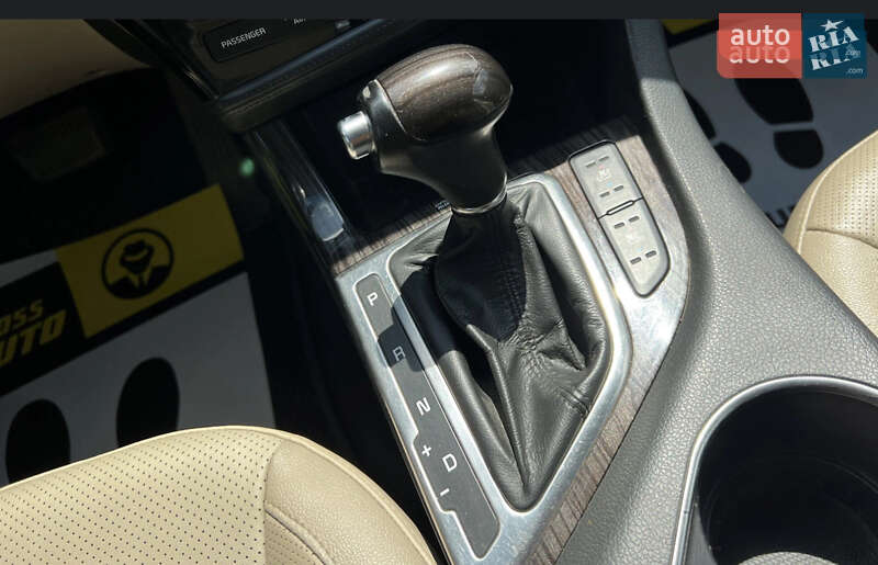 Седан Kia Optima 2014 в Львове