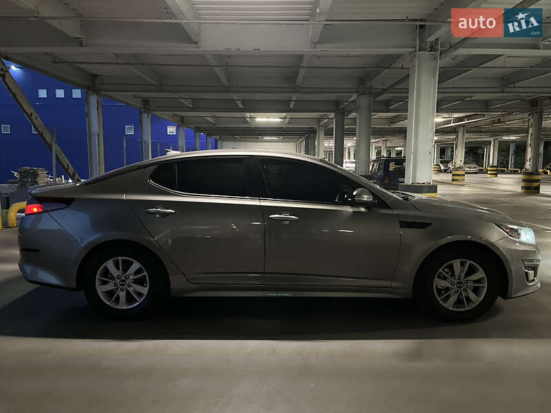 Седан Kia Optima 2015 в Киеве