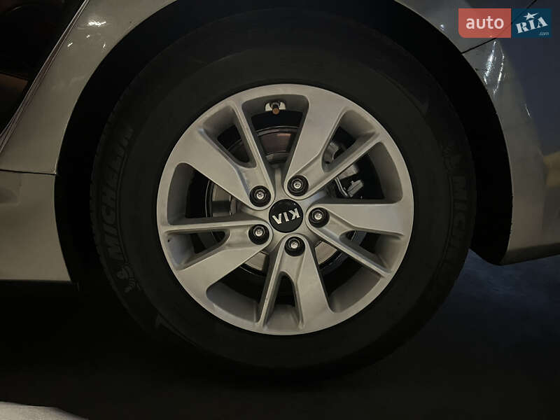 Седан Kia Optima 2015 в Киеве
