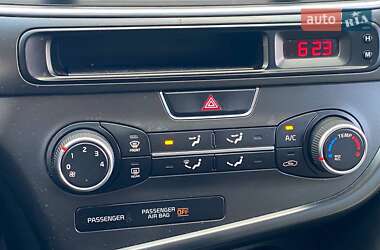Седан Kia Optima 2015 в 