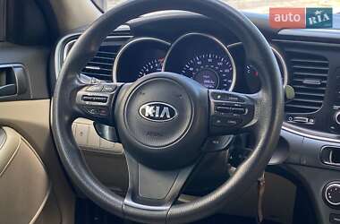 Седан Kia Optima 2015 в 