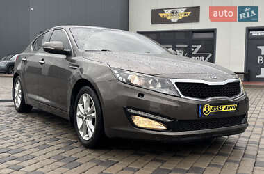 Седан Kia Optima 2012 в Мукачево