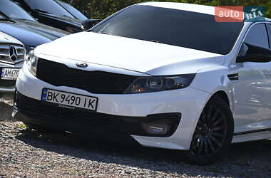 Седан Kia Optima 2012 в 