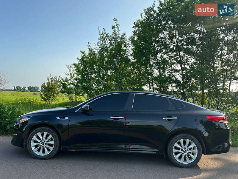 Седан Kia Optima 2017 в Козельце