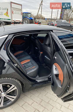 Седан Kia Optima 2012 в 