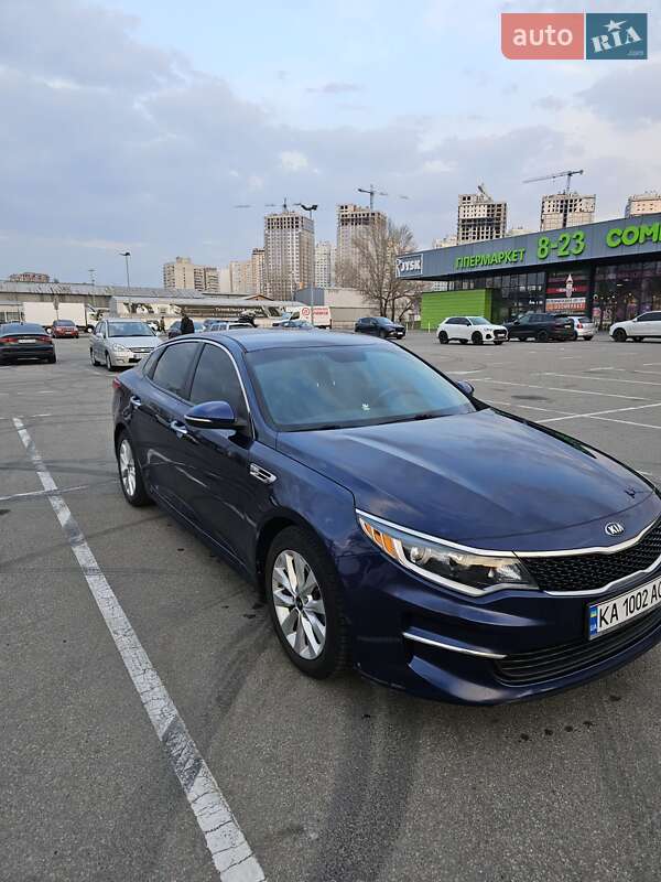 Седан Kia Optima 2017 в Киеве