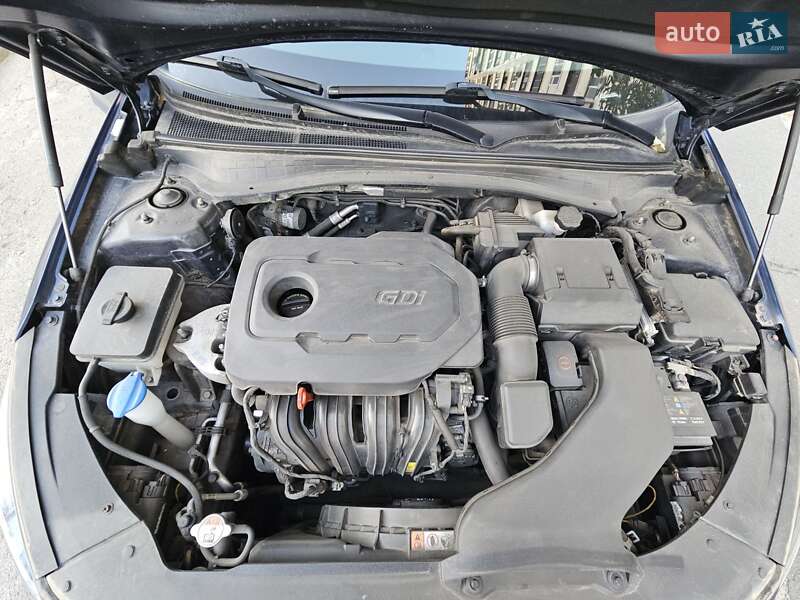Седан Kia Optima 2017 в Киеве