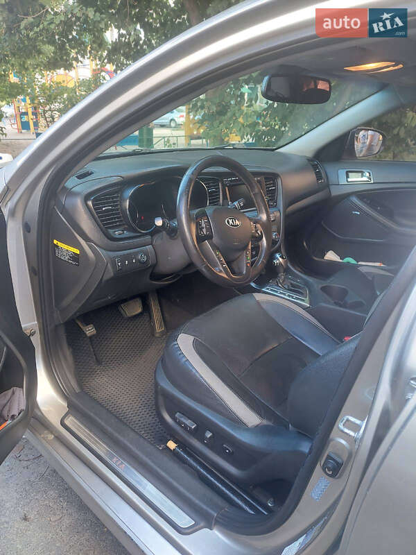 Седан Kia Optima 2013 в Киеве