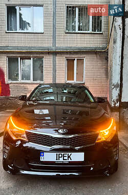 Седан Kia Optima 2017 в Києві
