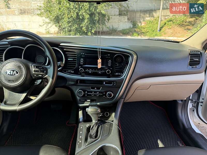 Седан Kia Optima 2014 в Киеве