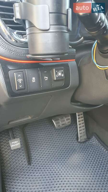 Седан Kia Optima 2012 в Киеве