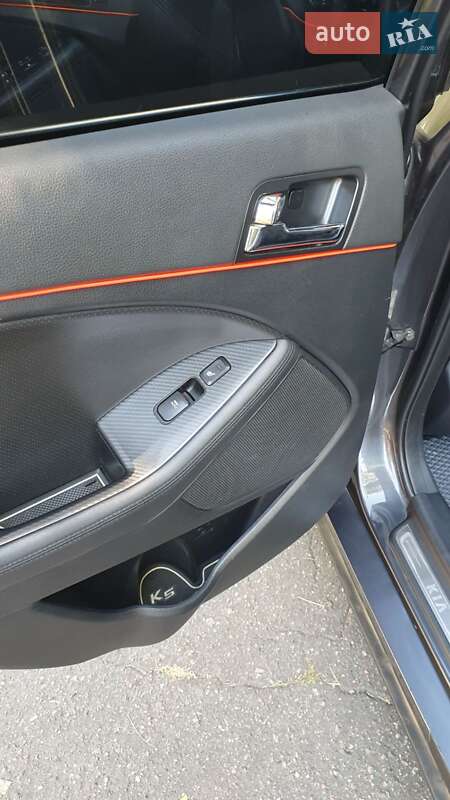 Седан Kia Optima 2012 в Киеве