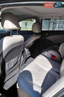 Седан Kia Optima 2015 в Києві