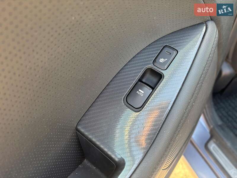 Седан Kia Optima 2012 в Запорожье