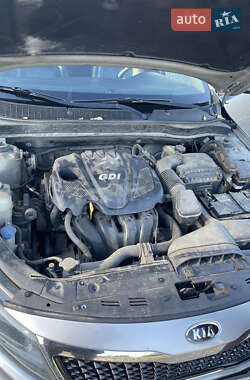Седан Kia Optima 2012 в 