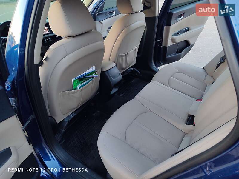 Седан Kia Optima 2016 в Кременчуге