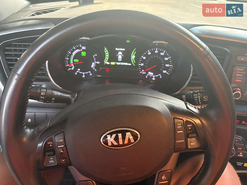 Седан Kia Optima 2013 в Киеве